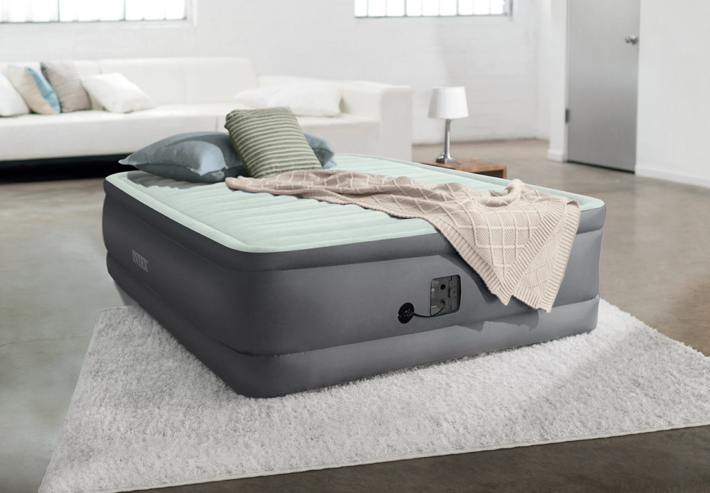 Mattress with a built in pump